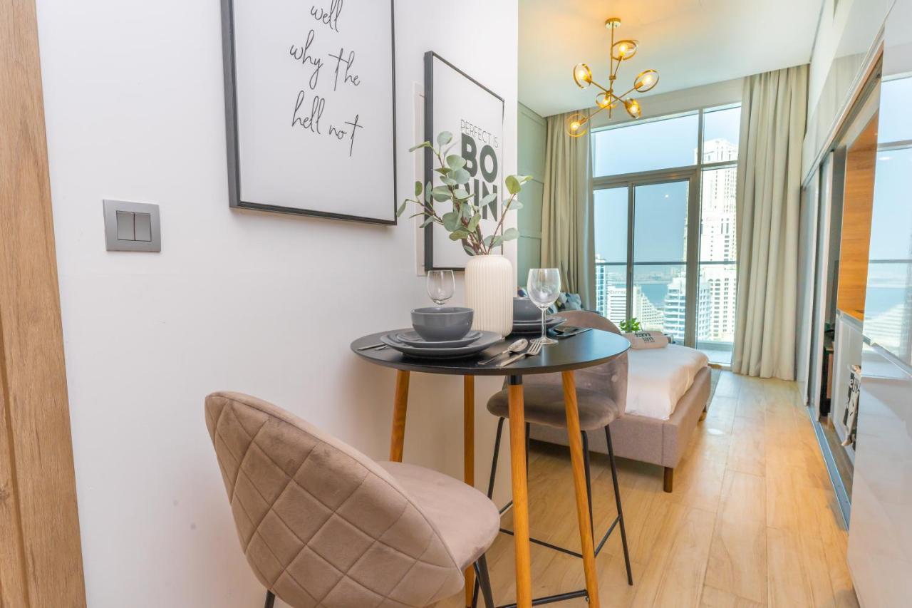 Fam Living - Marina Marvel - Studio Apartment With Breathtaking Views In Studio One Tower Dubai Exterior foto